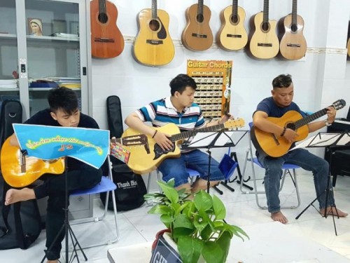 10 trung tâm dạy đàn guitar chất lượng ở quận 7, tp. hcm