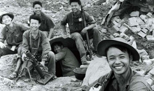 10 Bài văn phân tích nhân vật Việt và Chiến trong 