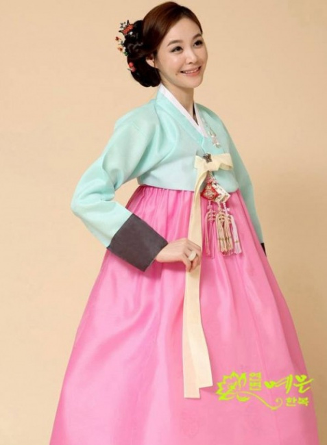 4 cửa hàng cho thuê hanbok giá rẻ, đẹp nhất tại hà nội