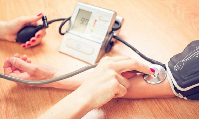Tại sao nên sử dụng máy đo huyết áp thường xuyên tại nhà?