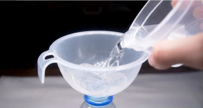 cách chế tạo nhiệt kế đo nước tại nhà bằng chai nước và cồn đơn giản