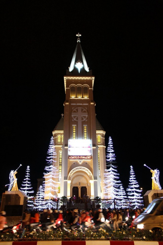 8 tỉnh - thành phố tổ chức giáng sinh (noel) tuyệt nhất tại việt nam