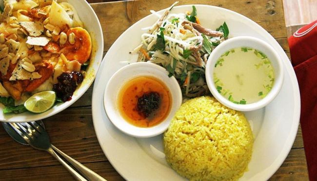 10 địa chỉ ăn mì Quảng ngon bậc nhất Hà Nội