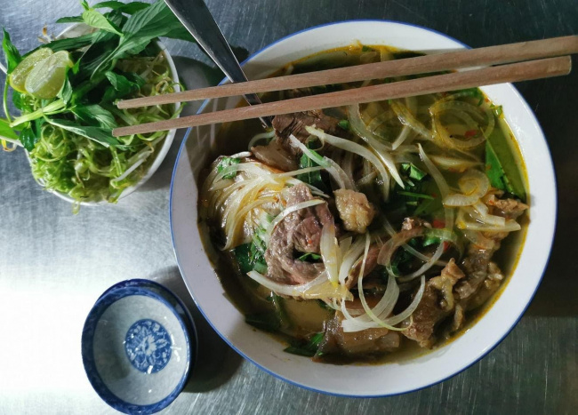 top 10 quán bún bò huế ngon nhất tại quận 8