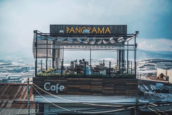 những quán cafe ngắm thung lũng đèn đẹp nhất tại đà lạt.