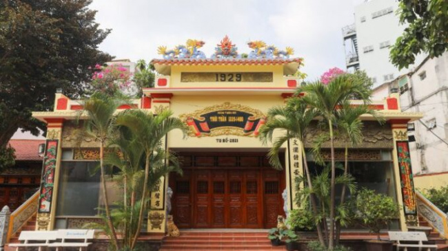 90 years old Tran Hung Dao temple in Saigon