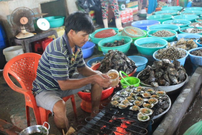 chợ hải sản ăn liền nổi tiếng ở cần giờ