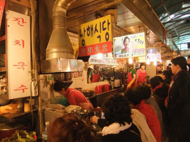 hàn quốc, du lịch hàn quốc, ẩm thực hàn quốc, khám phá thức ăn đường phố của hàn quốc vào ban đêm