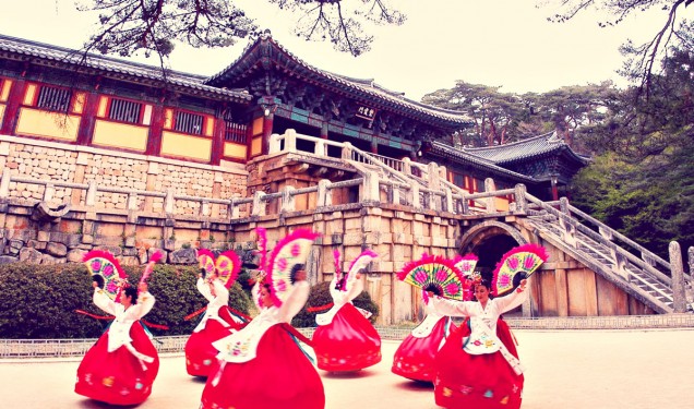 Hàn Quốc: Hàn Quốc không chỉ là quê hương của các ngôi sao K-pop mà còn là một điểm đến du lịch đầy thú vị. Đất nước này sở hữu những phong cảnh tuyệt đẹp, ẩm thực đa dạng và văn hóa đa phương tiện đầy sắc màu. Cùng xem hình ảnh về Hàn Quốc để khám phá thêm những điều bất ngờ nhé!