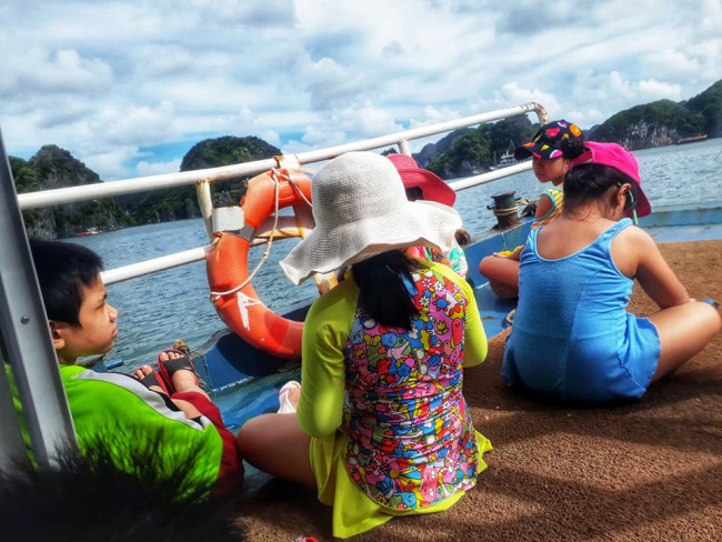 đảo cát bà, du lịch cát bà, làng chài việt hải, kinh nghiệm du lịch cát bà - khám phá làng chài việt hải thanh bình