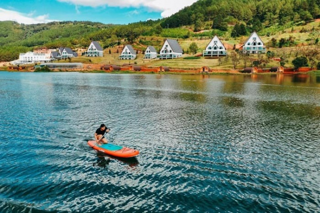 du lịch đà lạt, resort đà lạt, resort hồ tuyền lâm, top 10+ resort hồ tuyền lâm xinh đẹp lãng mạn bên bờ hồ
