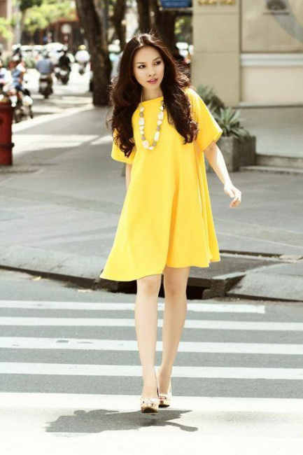 váy đầm đẹp nhất hcm, đầm công sở đẹp giá rẻ, phụ kiện nào kết hợp với đầm chữ a màu vàng là đẹp nhất?