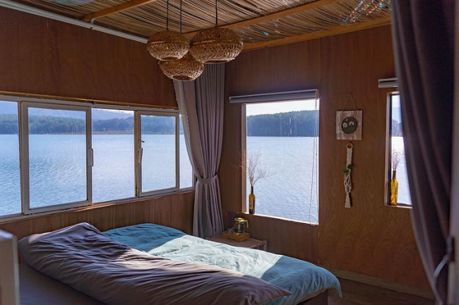 lưu trú ở đà lạt, review 10 homestay hồ tuyền lâm giá rẻ, view hồ cực đẹp