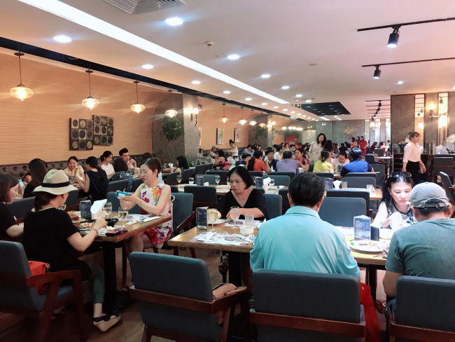 Review buffet D’maris Cộng Hòa – nhà hàng lớn nhất Sài Gòn