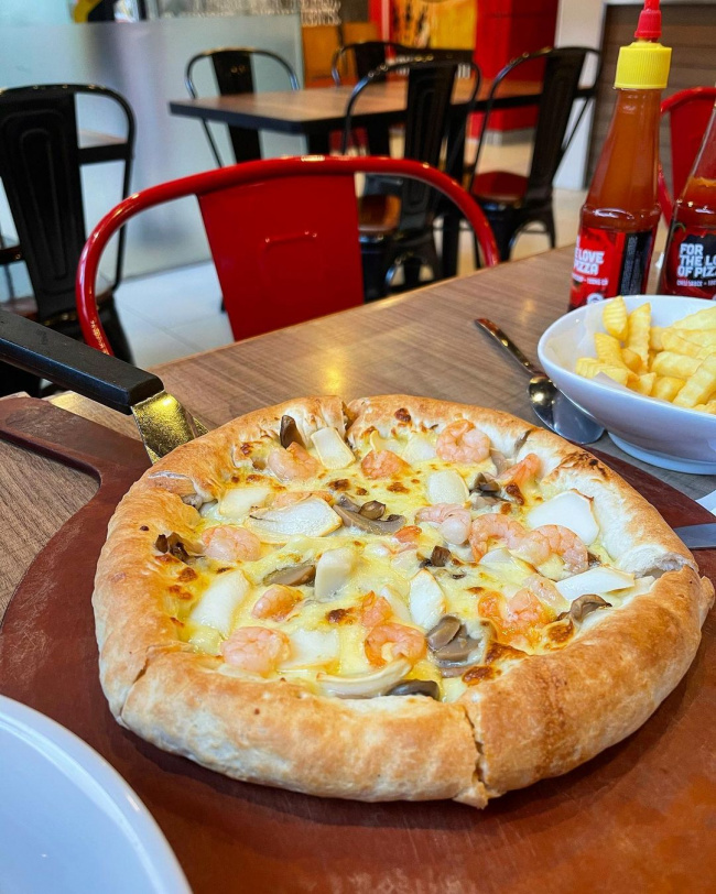 Review Pizza Hut Hồ Gươm Plaza và 4 loại pizza không thể bỏ lỡ