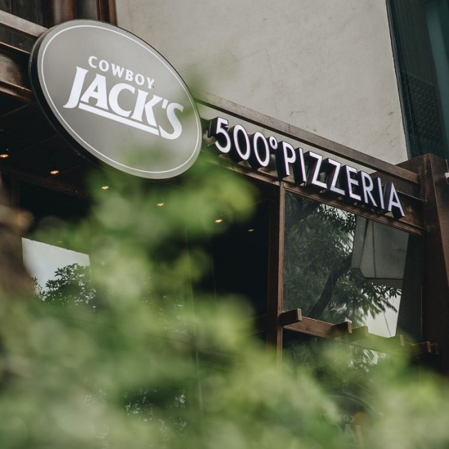 Đánh thức vị giác với Pizza Cowboy Jack Láng Hạ chuẩn hương vị Ý