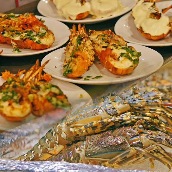 ăn chơi sài gòn, top 7 quán buffet hải sản quận 1 tươi ngon – giá cực kỳ hợp lý
