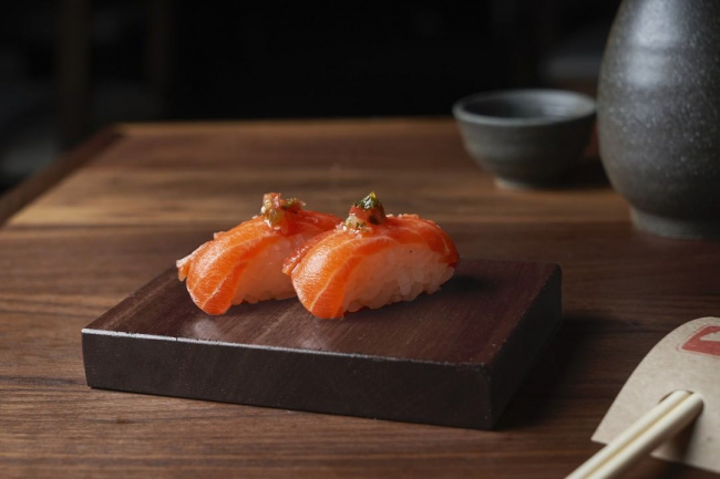 ăn chơi sài gòn, điểm danh 7 nhà hàng buffet sushi tphcm ‘nổi như cồn’ hiện nay