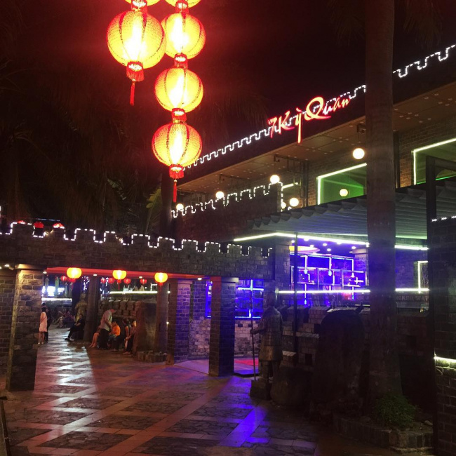 Review chi tiết menu nhà hàng 7 Kỳ Quan “cực hot” tại Sài Gòn