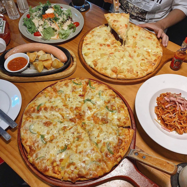 Khám phá Pizza Hàng Trống, không gian, thực đơn đa dạng như ở trời Âu