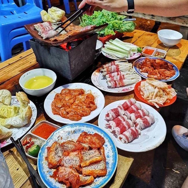 Review top 7 quán nướng ngói Sài Gòn ngon, đông khách nhất
