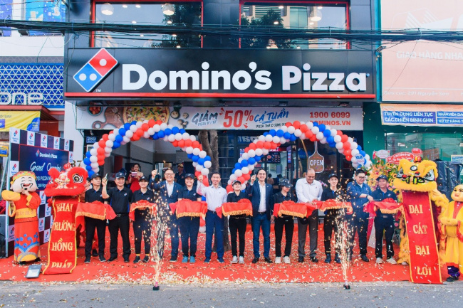 Review Pizza Domino Nguyễn Sơn: không gian, menu, giá cả, hương vị