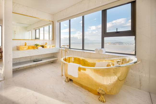 lưu trú ở đà nẵng, review golden bay hotel – khách sạn dát vàng đà nẵng chuẩn 5 sao sang chảnh