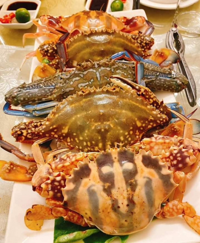 Review Nhà hàng thế giới hải sản 18 Trần Kim Xuyến chi tiết