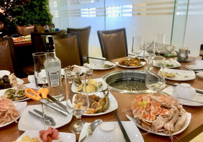 ăn chơi hà nội, poseidon lê trọng tấn: nhà hàng buffet hải sản ngon, rẻ, chất lượng