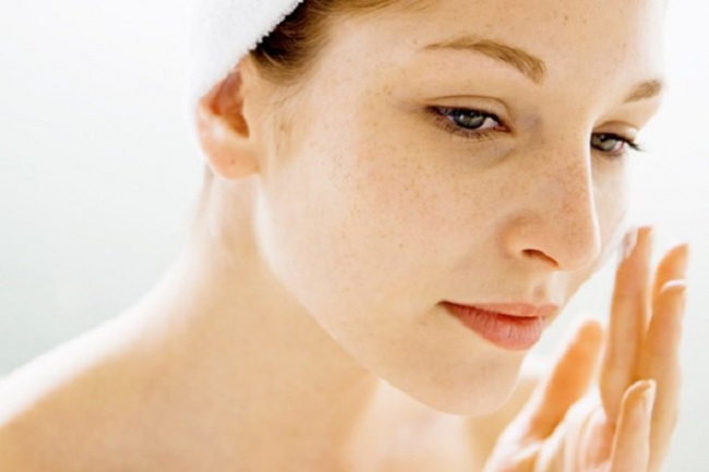 [Review] Cách chăm sóc da mặt bị tàn nhang hiệu quả ngay tại nhà