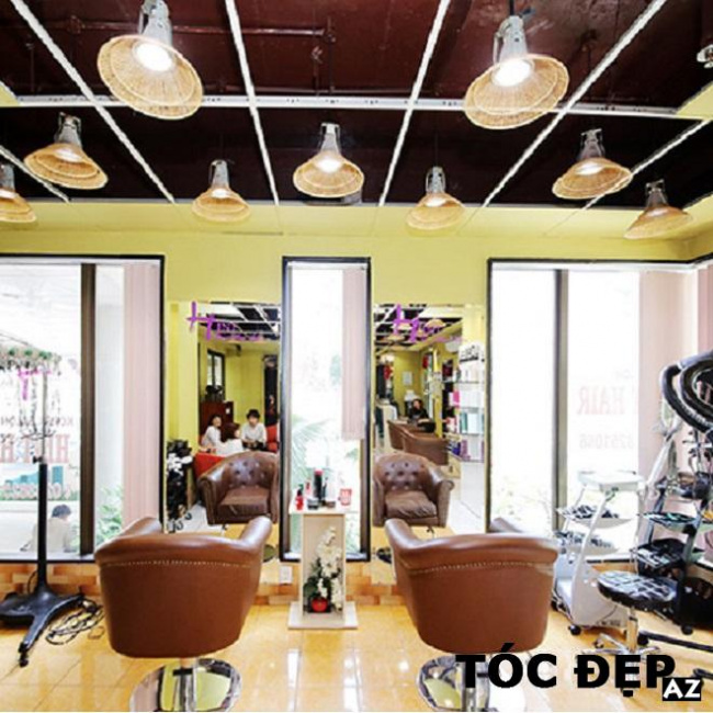 Không biết nên chọn tiệm cắt tóc nam nào tốt và chất lượng? Đừng bận tâm, đánh giá tiệm cắt tóc nam từ những khách hàng đã trải nghiệm sẽ giúp bạn tìm ra địa điểm đáng tin cậy để cắt tóc.