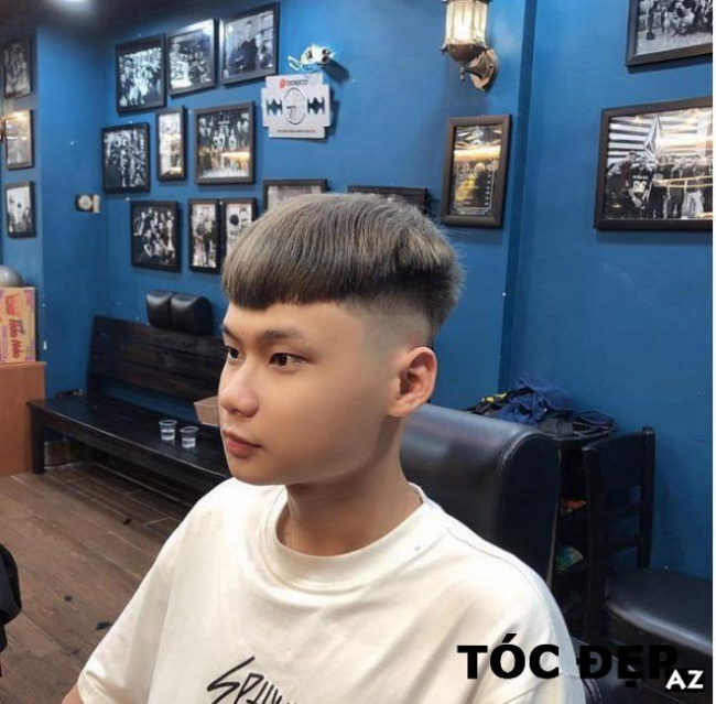 Bạn đang tìm kiếm một tiệm cắt tóc nam tốt nhất ở Phú Nhuận? Hãy đến ngay cửa hàng làm tóc chuyên nghiệp để trải nghiệm dịch vụ hoàn hảo. Nơi đây có đội ngũ thợ làm tóc kinh nghiệm và tạo kiểu tóc theo xu hướng mới nhất. Chắc chắn bạn sẽ hài lòng với sản phẩm cuối cùng.
