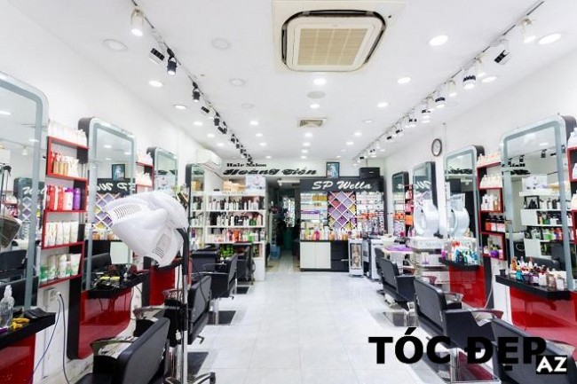 Salon cắt tóc nam Hàn Quốc tại TPHCM đang là địa chỉ hot nhất cho những quý ông muốn thay đổi kiểu tóc. Xem ngay hình ảnh liên quan để khám phá thiết kế và phong cách cắt tóc cực kỳ sành điệu.