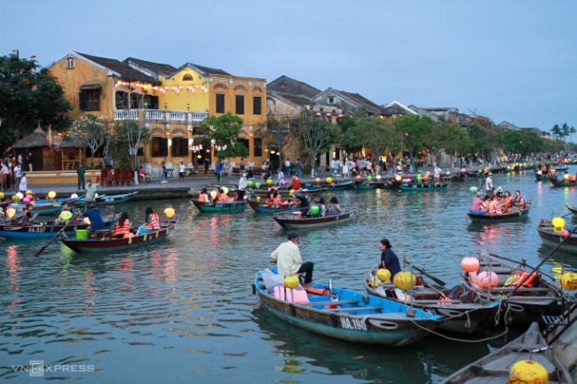 hoi an tourism, open to tourism, tour, vietnam tourism, british newspaper suggests vietnam tours in 2022