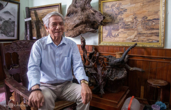 dried banana peel, painter van dac, quang binh, scholars draw pictures from banana peels, 40 years of painting with dried banana peels