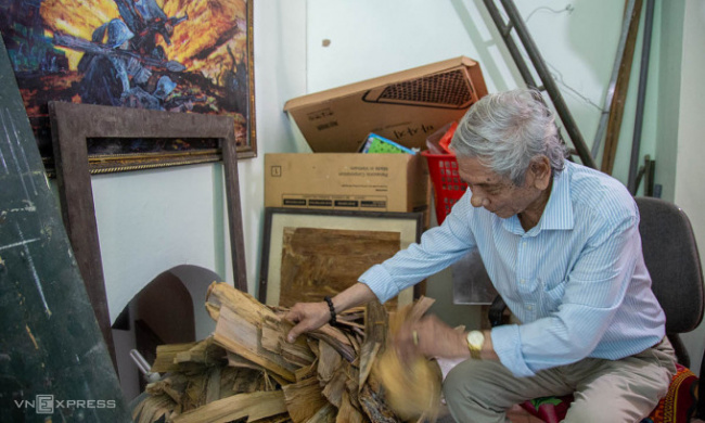 dried banana peel, painter van dac, quang binh, scholars draw pictures from banana peels, 40 years of painting with dried banana peels