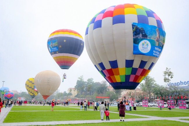 hot air balloon, hot air balloon festival, international hot air balloon festival in tuyen quang, tuyen quang, vietjet, the international hot air balloon festival adorns the beauty of the northeast’s mountains and forests
