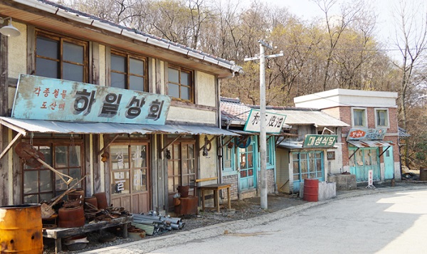 Tham Quan Phim Trường Suncheon – Nơi Quá Khứ đan Xen Giữa Hiện Tại