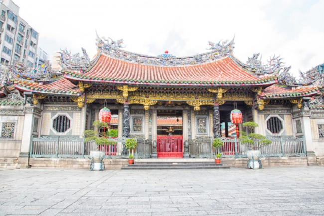Khám Phá Long Sơn Tự ở đài Loan