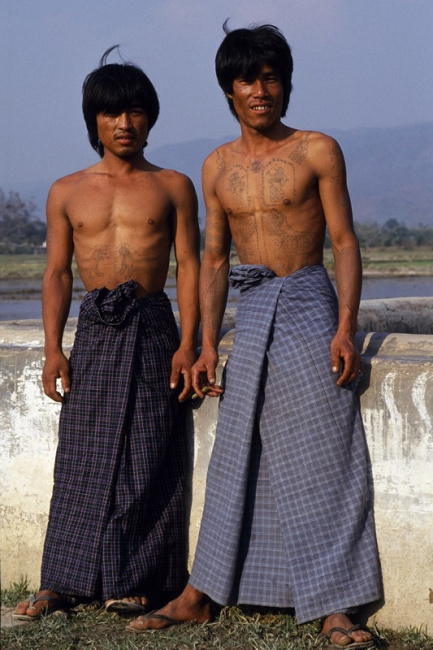 “giải mã” trang phục truyền thống của myanmar