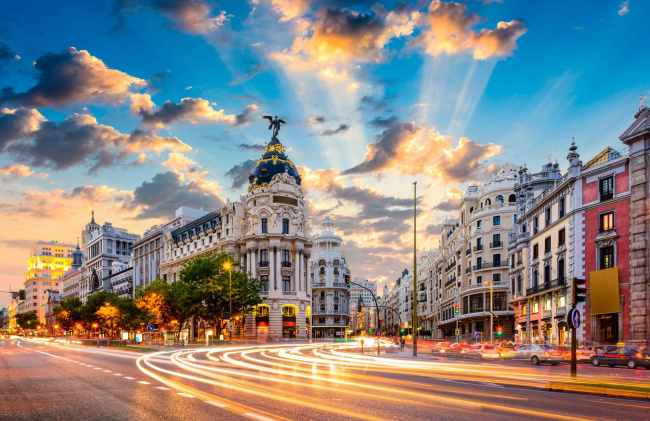 Lạc Lối Tại Thủ đô Hào Hoa Madrid