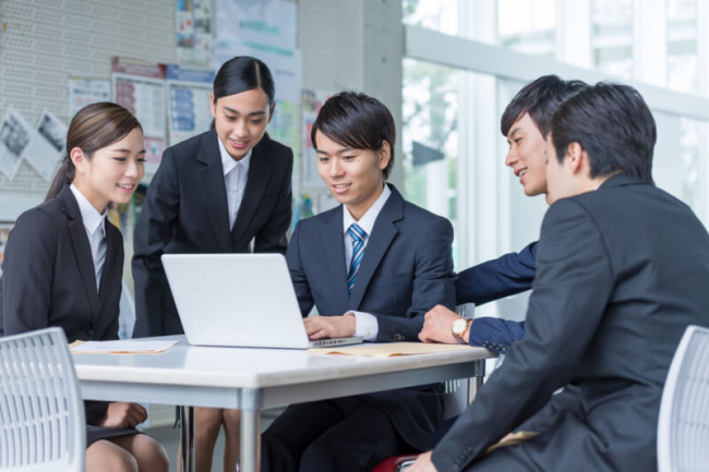 7 nhãn hiệu trang phục công sở để bạn chọn lựa khi chuẩn bị xin việc tại Nhật