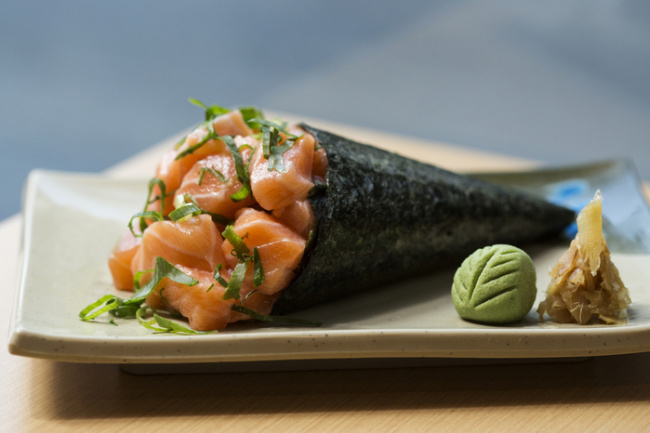Sushi hình nón Temaki Sushi là gì?