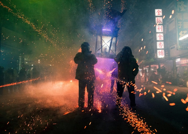 Lễ hội bắn pháo hoa Yanshui có một không hai tại Đài Loan