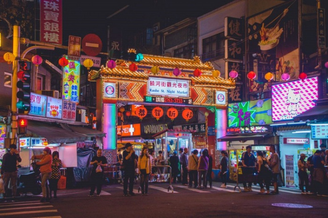 Khu chợ đêm ở Đài Loan nổi tiếng nhất cho bạn thỏa sức mua sắm