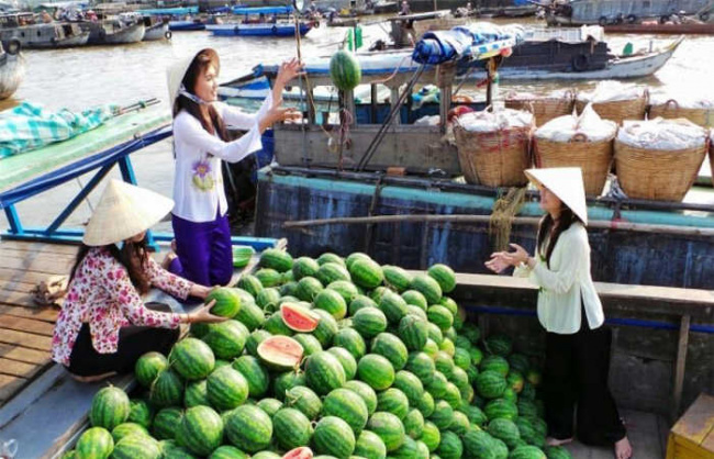 Chợ nổi Trà Ôn – khu chợ mang nét đặc trưng sông nước tại Vĩnh Long