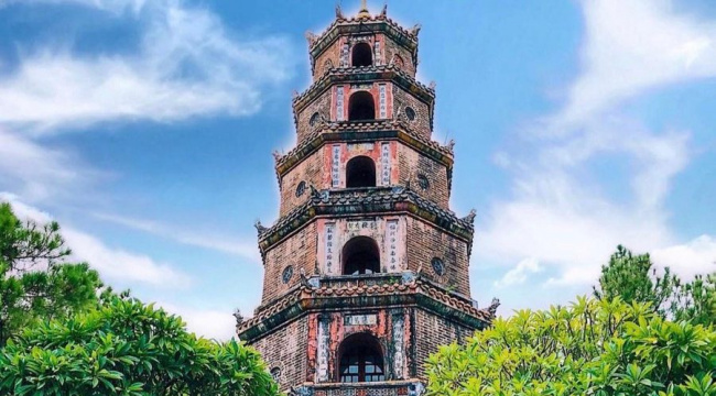 tháp phước duyên “ngôi sao bắc đẩu” biểu tượng của chùa thiên mụ