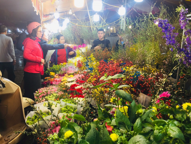 Khám phá Chợ hoa Quảng Bá Hà Nội dân buôn hoa không thể bỏ qua