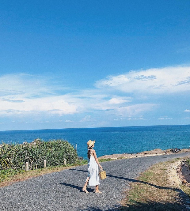 binh thuan phu quy island, binh thuan tourist destination, phu quy island slope, what’s so beautiful about doc phuot on phu quy island that every young person who comes here has a few photos to take home?