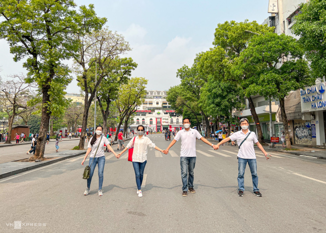 go out on holiday, ho chi minh city tourism, holiday travel, slow life, time for rest, traveling hanoi, the anniversary of the death anniversary of those who stayed in the big city